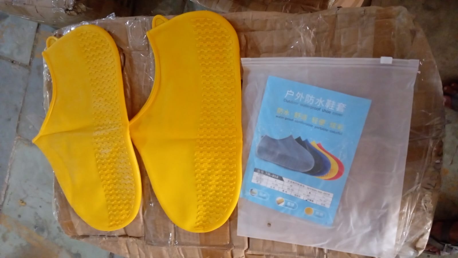 Non-Slip Silicone Rain Reusable Anti skid Waterproof Fordable Boot Shoe Cover ( Large ) Non-Slip Silicone Rain Reusable Anti skid Waterproof Fordable Boot Shoe Cover ( Large )
